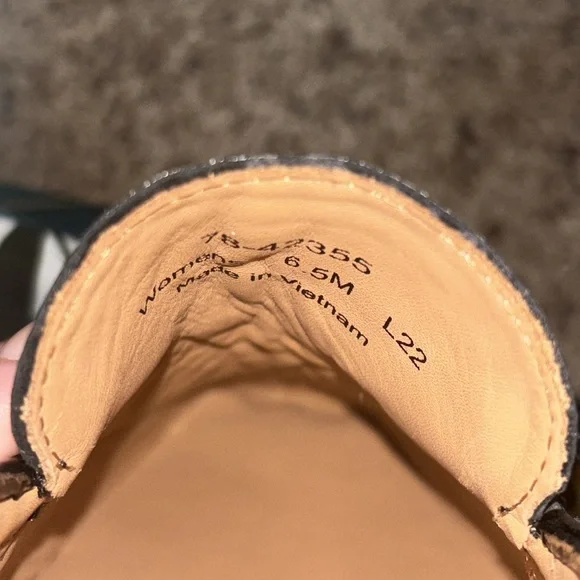 Johnston & Murphy -Gracelyn Chain Wedge Loafer size 6.5 - Picture 8 of 8